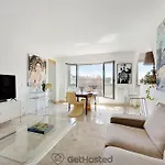 Apartman Eiffel Tower View - Charming Artist Flat - Gethosted *