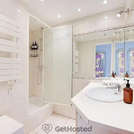 Apartament Eiffel Tower View - Charming Artist Flat - Gethosted Paryż