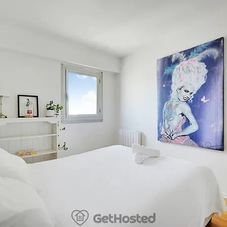 Eiffel Tower View - Charming Artist Flat - Gethosted Apartament