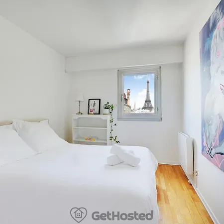Eiffel Tower View - Charming Artist Flat - Gethosted