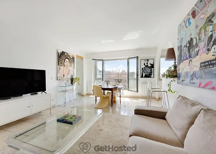 Apartment Eiffel Tower View - Charming Artist Flat - Gethosted *