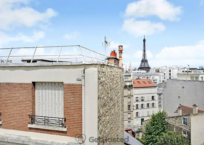Eiffel Tower View - Charming Artist Flat - Gethosted *